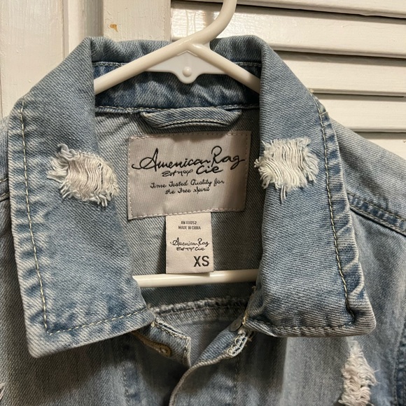 Denim jacket - Picture 2 of 3
